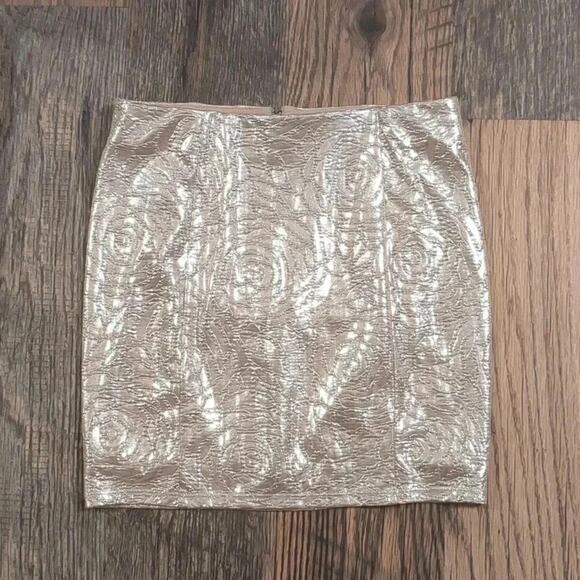 Guess metallic rose mini skirt size 4 New Years Eve - Picture 1 of 4